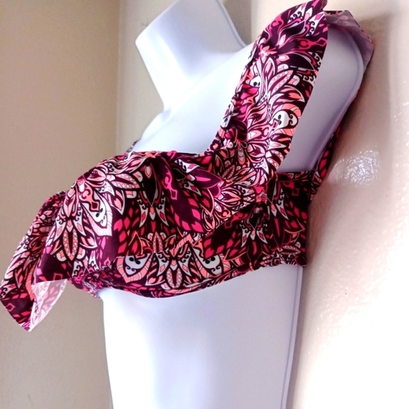 🌺 Rue Bleu by Rue 21  Ruffle Swim Bikini Top. - Picture 4 of 10